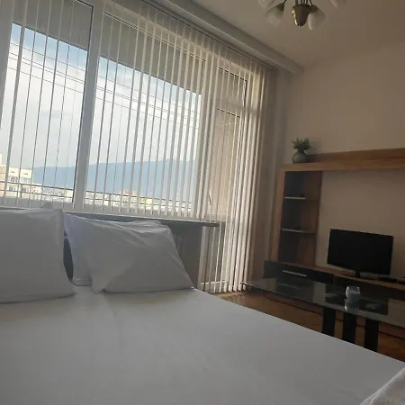 Spacious And Stylish Flat In The Center Of -white Harmony