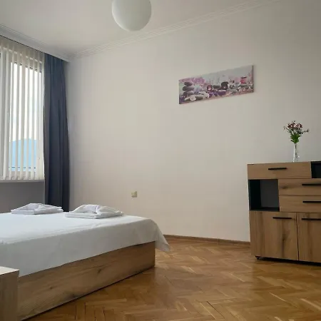 Spacious And Stylish Flat In The Center Of -white Harmony شقة