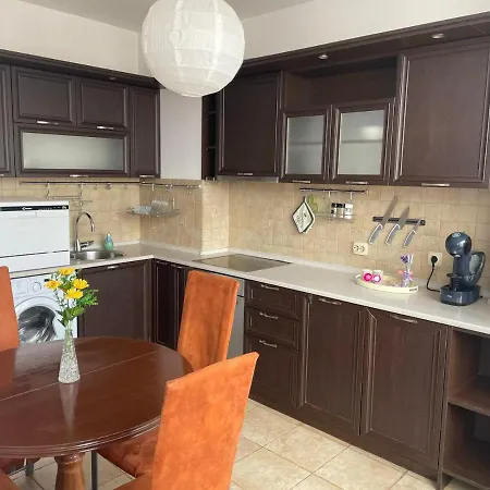 Apartman Spacious And Stylish Flat -White Harmony