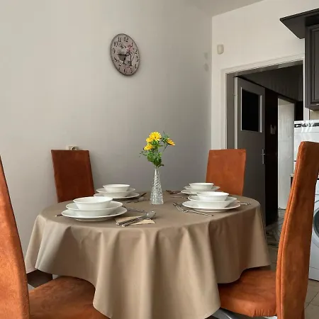 Spacious And Stylish Flat In The Center Of -white Harmony Sofía